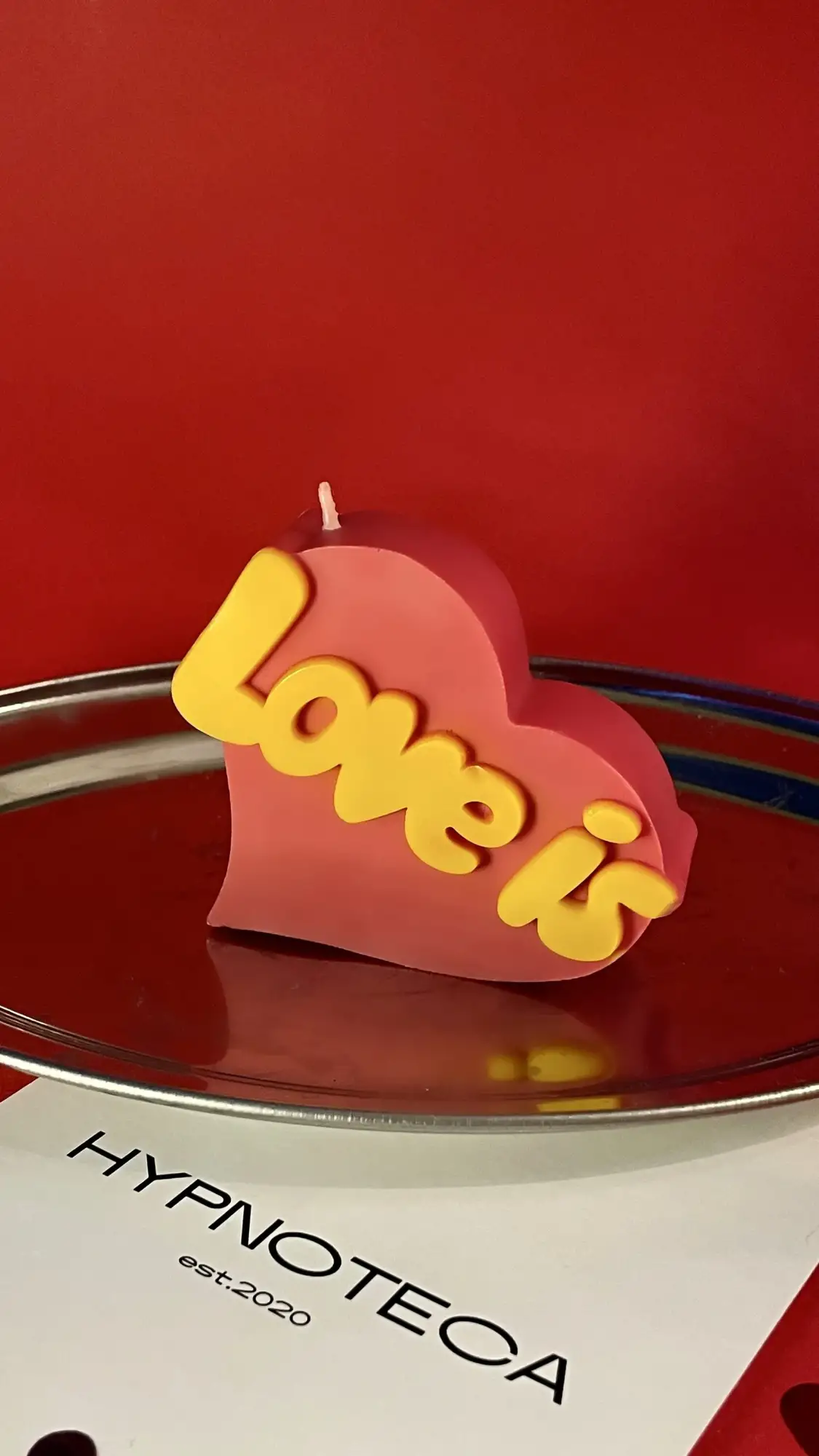 Свеча HYPNOTECA Love is 85 гр Свеча HYPNOTECA Love is 85 гр