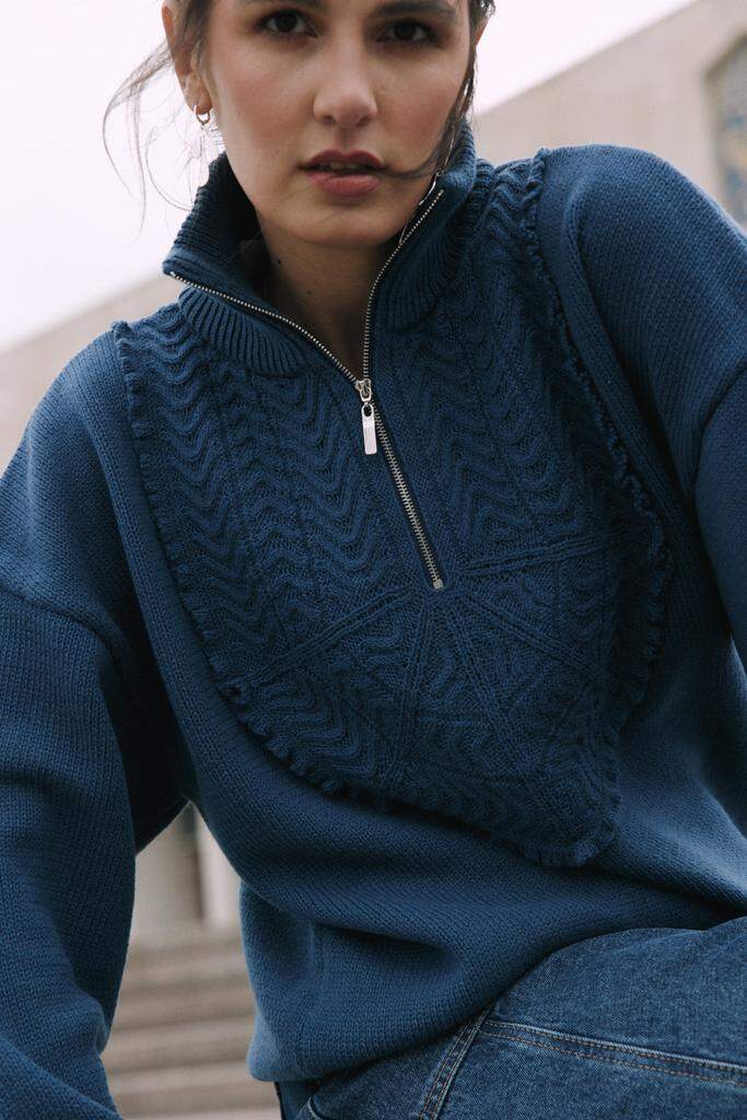 Свитер Изю женский onesize синий Свитер Изю женский onesize синий