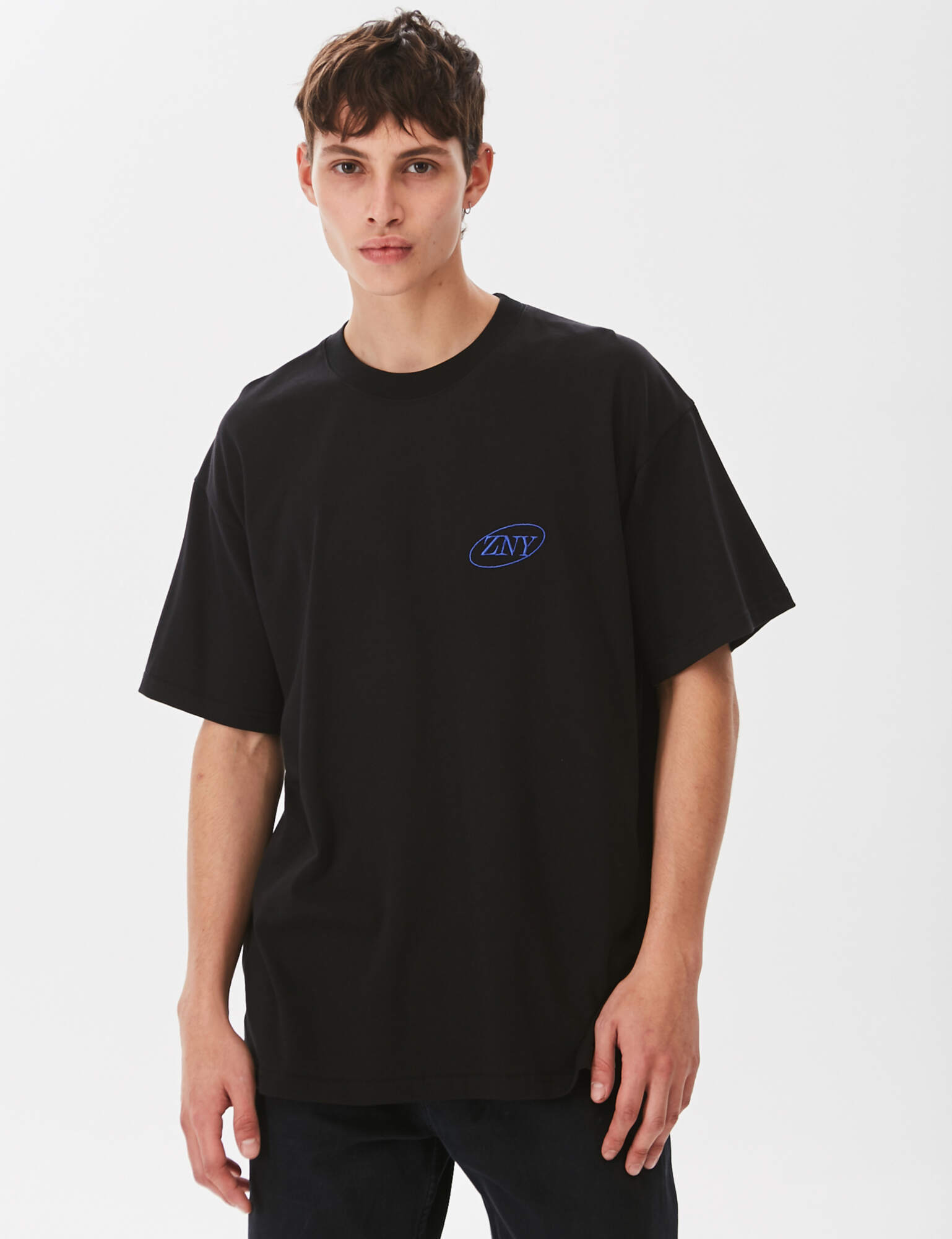 Футболка ZNY ROUND LOGO BLACK Футболка ZNY ROUND LOGO BLACK